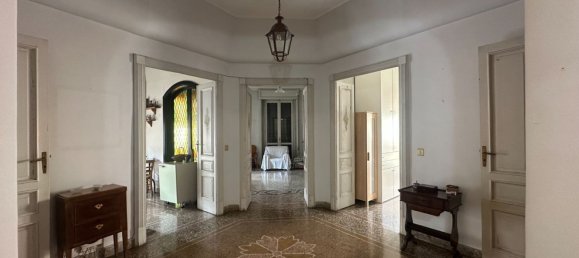 6 rooms Apartment in Naples, Italy No. 163760 17