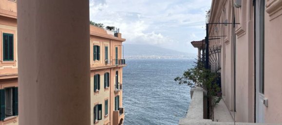 6 rooms Apartment in Naples, Italy No. 163760 4