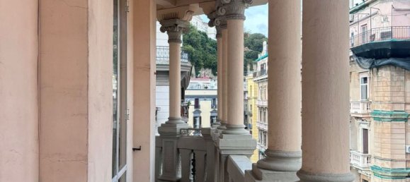 6 rooms Apartment in Naples, Italy No. 163760 9