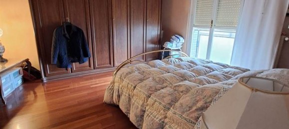 4 rooms Apartment in Livorno, Italy No. 198375 6