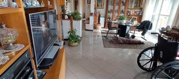4 rooms Apartment in Livorno, Italy No. 198375 12