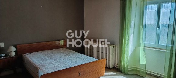 5 bedrooms House in Noiretable, France No. 197951 7