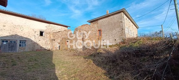 5 bedrooms House in Noiretable, France No. 197951 3