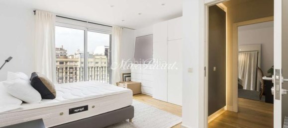 4 bedrooms Apartment in Eixample, Spain No. 24322 18
