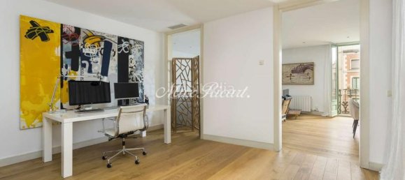4 bedrooms Apartment in Eixample, Spain No. 24322 6