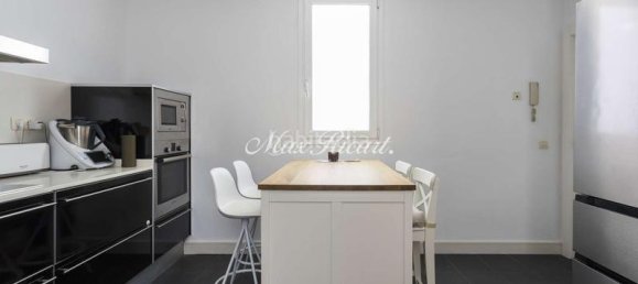 4 bedrooms Apartment in Eixample, Spain No. 24322 10