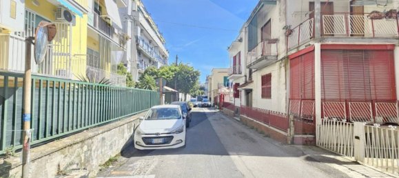 3 rooms Apartment in Pozzuoli, Italy No. 34446 8