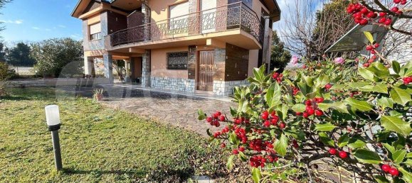 3 bedrooms Apartment in Jesi, Italy No. 92732 2