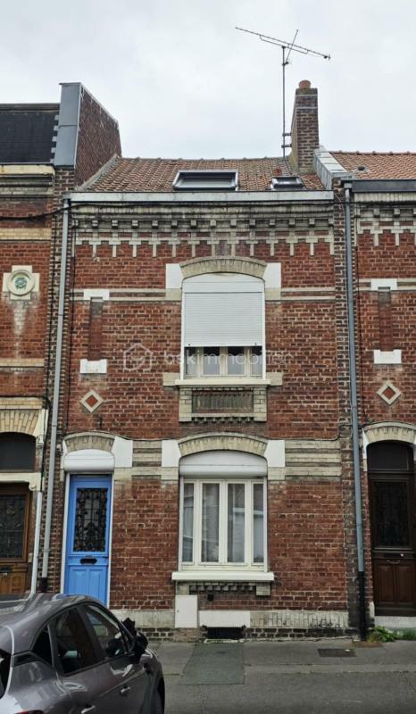 Casa de 3 dormitorios en Amiens, France No. 349078