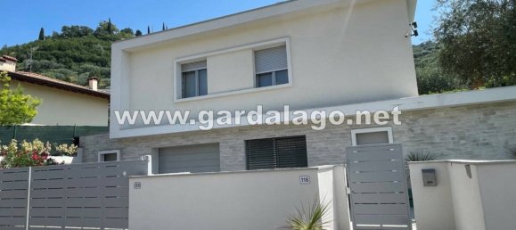 3 bedrooms Villa in Garda, Italy No. 130628 5