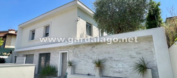 3 bedrooms Villa in Garda, Italy No. 130628 6