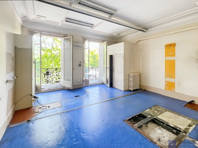 177m² Office in Paris, France No. 336988