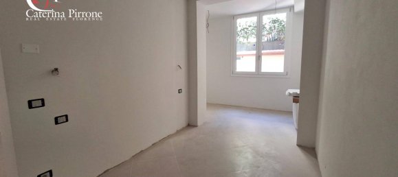 2 bedrooms Apartment in Florence, Italy No. 324168 3