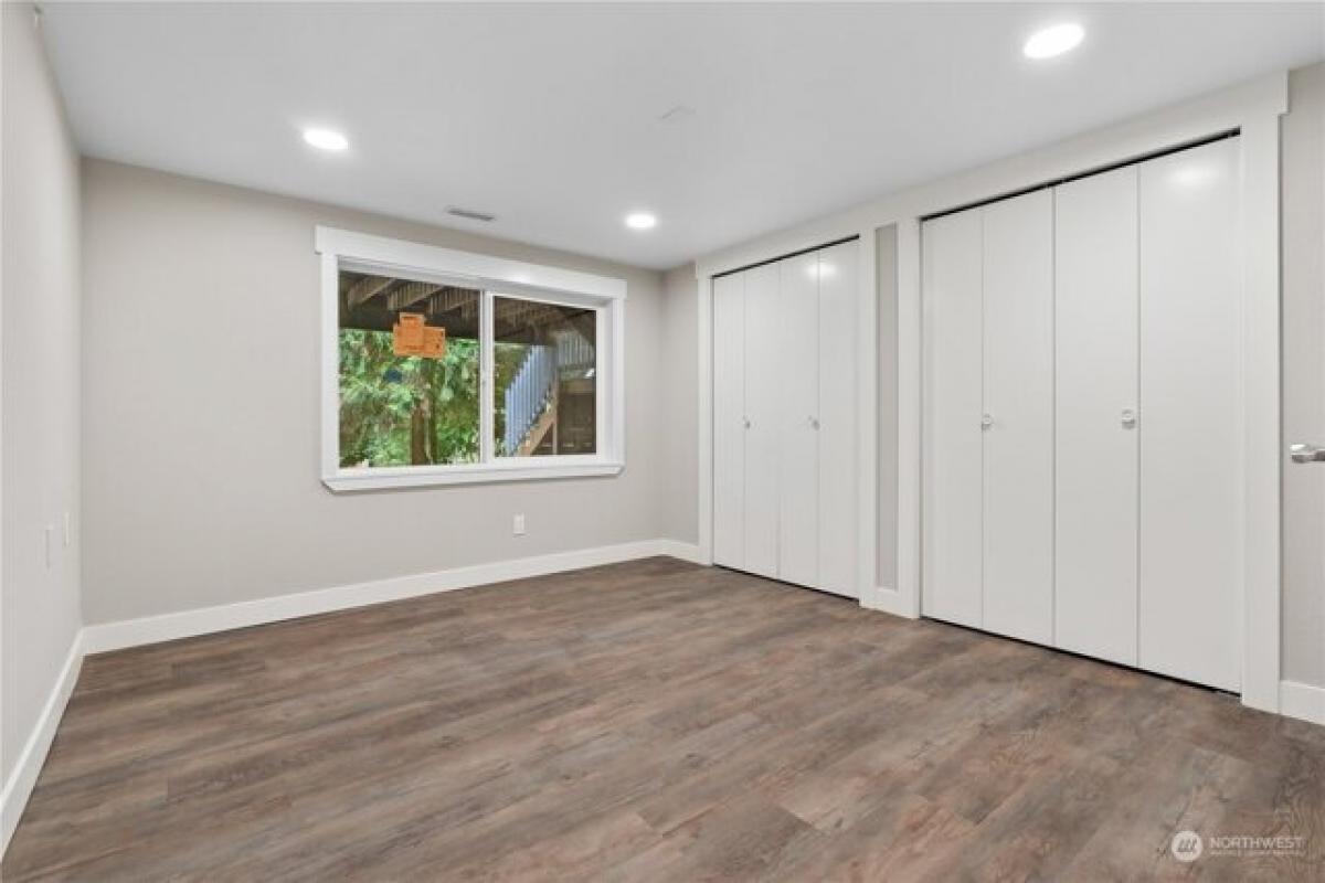 3 bedrooms House in Edgewood, USA No. 408695