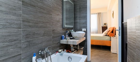 3 bedrooms Apartment in Rome, Italy No. 320063 16