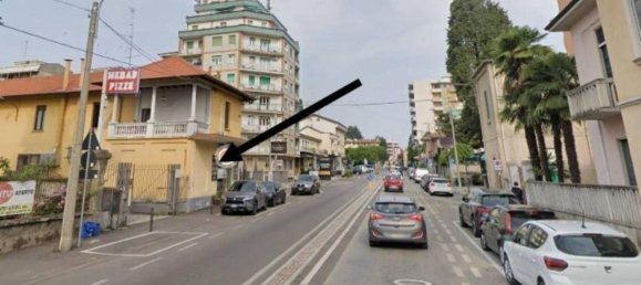 61m² Commercial property in Somma Lombardo, Italy No. 274390 4