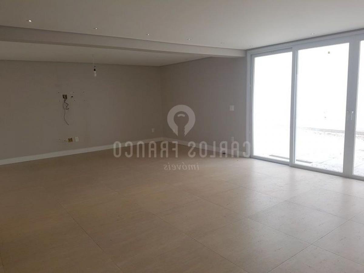 Casa de 5 dormitorios en Sao Paulo, Brazil No. 593933