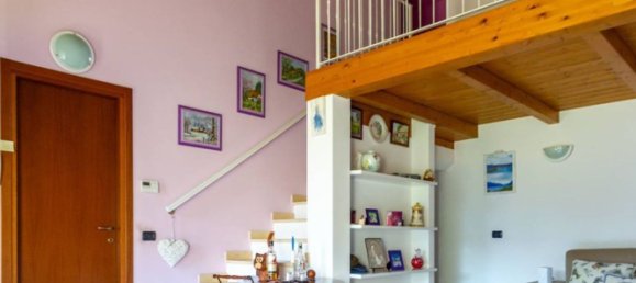 Apartamento de 4 habitaciónes en Lomagna, Italy No. 213209 28