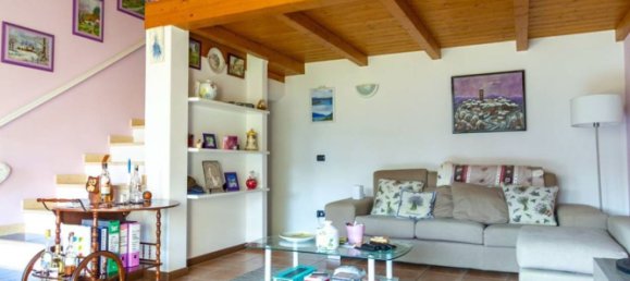 Apartamento de 4 habitaciónes en Lomagna, Italy No. 213209 17