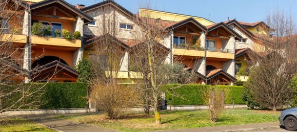 Apartamento de 4 habitaciónes en Lomagna, Italy No. 213209 50