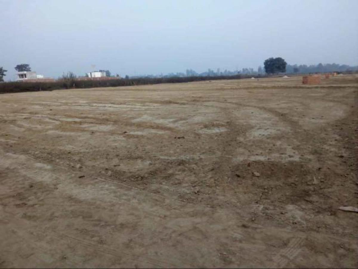  قطعة أرض في Lucknow, India رقم 33628