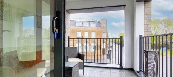 3 bedrooms Apartment in London, United Kingdom No. 13481 9