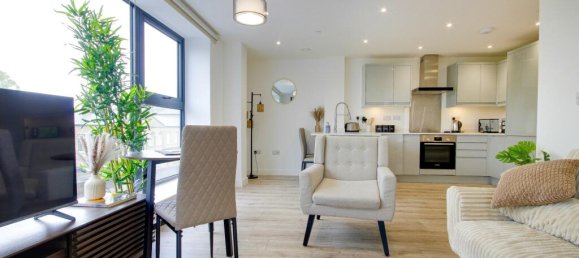 3 bedrooms Apartment in London, United Kingdom No. 13481 4