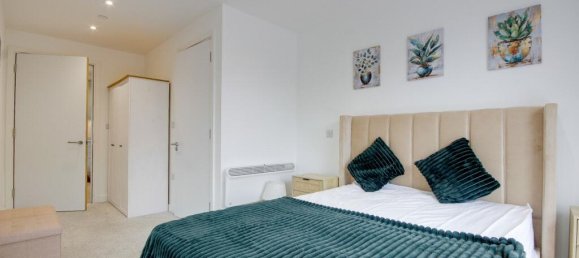 3 bedrooms Apartment in London, United Kingdom No. 13481 11