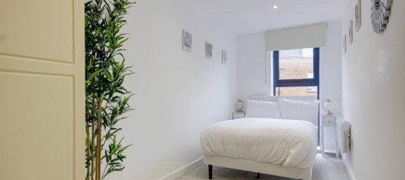 3 bedrooms Apartment in London, United Kingdom No. 13481 13