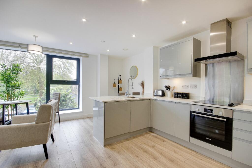 3 bedrooms Apartment in London, United Kingdom No. 13481