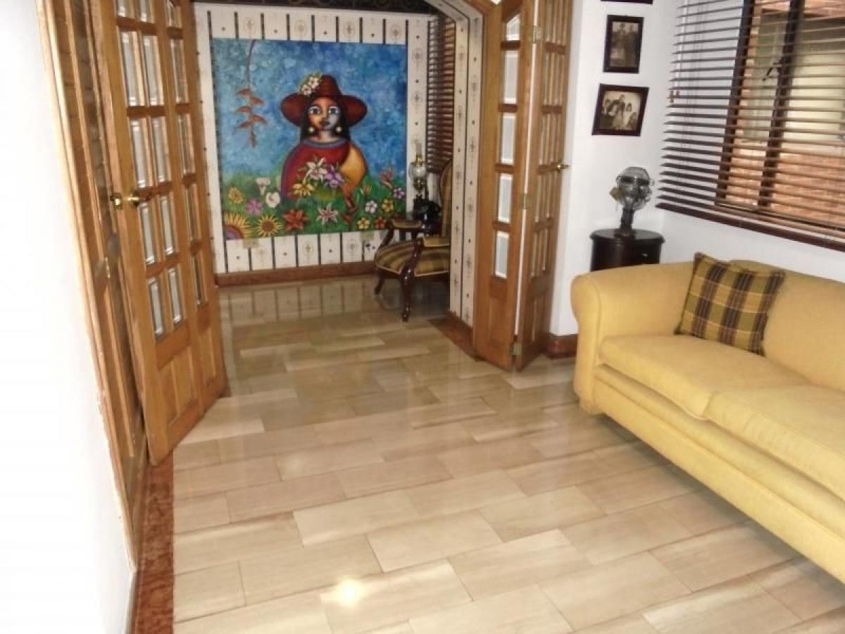 3 bedrooms House in Bogota, Colombia No. 11608