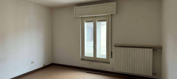 3 bedrooms House in Suardi, Italy No. 359517 4