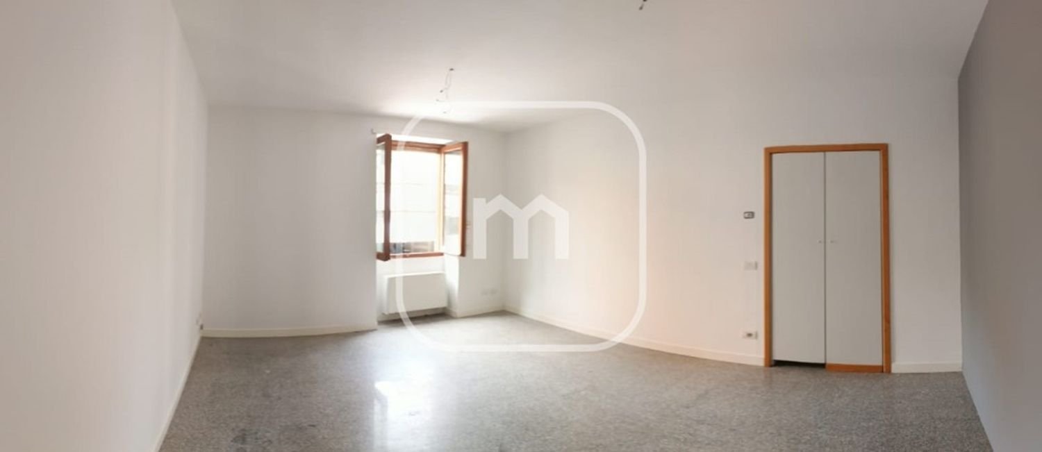 5 rooms Apartment in Campagnano di Roma, Italy No. 221665