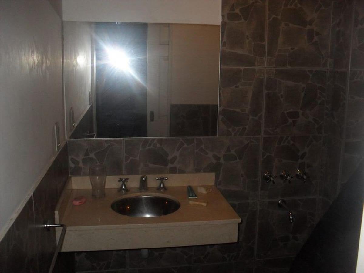 Casa de 3 dormitorios en Bermúdez, Argentina No. 60934