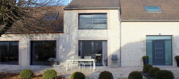 5 bedrooms House in Saint-Hilaire-Saint-Mesmin, France No. 45105 21