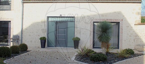 5 bedrooms House in Saint-Hilaire-Saint-Mesmin, France No. 45105 22