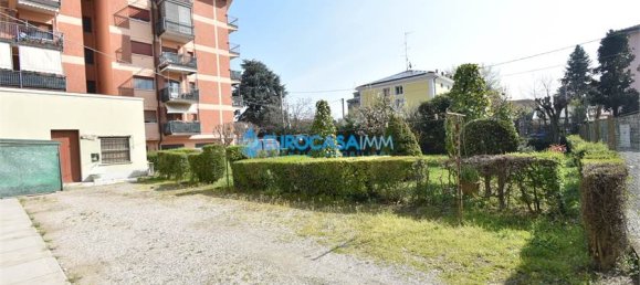 4 bedrooms House in Carpi, Italy No. 61129 6