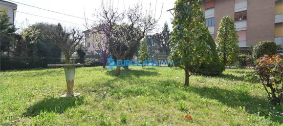 4 bedrooms House in Carpi, Italy No. 61129 10