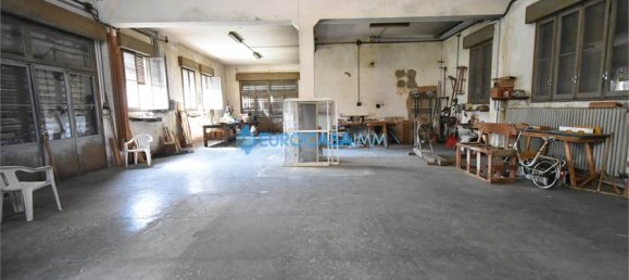 4 bedrooms House in Carpi, Italy No. 61129 16