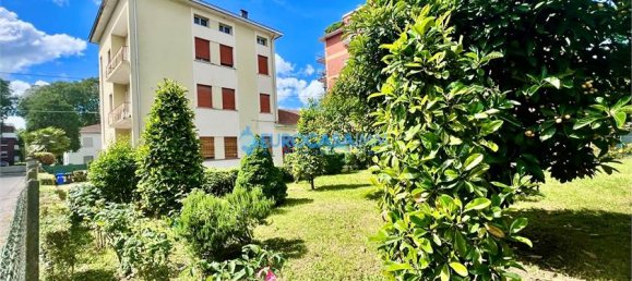 4 bedrooms House in Carpi, Italy No. 61129 2