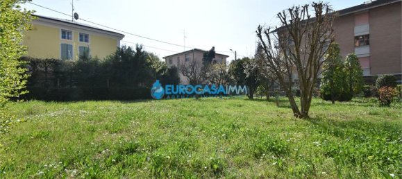 4 bedrooms House in Carpi, Italy No. 61129 9