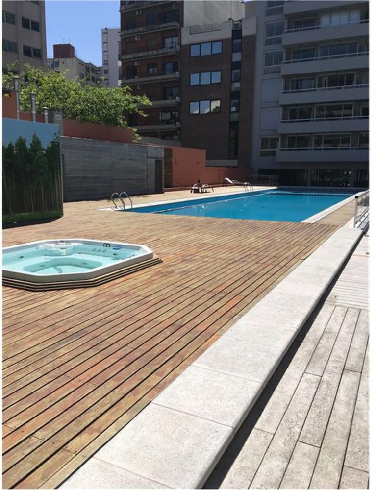 130m² Commercial property in Buenos Aires, Argentina No. 109005