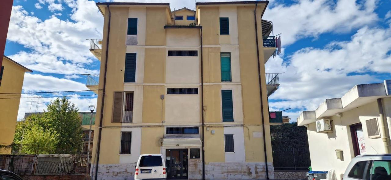 3 rooms Apartment in Foggia, Italy No. 35264
