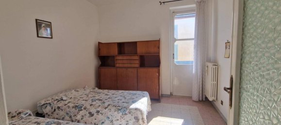 3 rooms Apartment in Foggia, Italy No. 35264 9