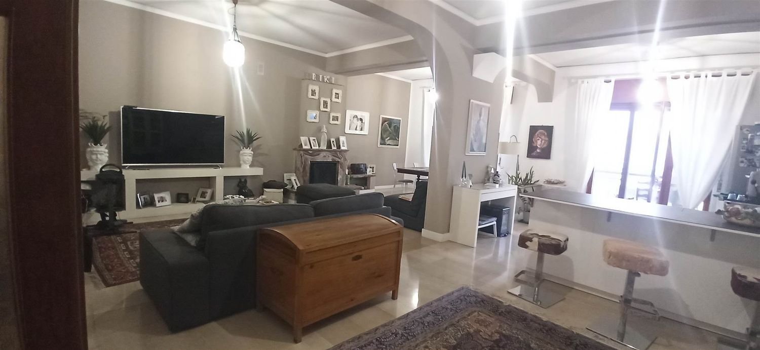 8 rooms Apartment in Reggio Calabria, Italy No. 122044