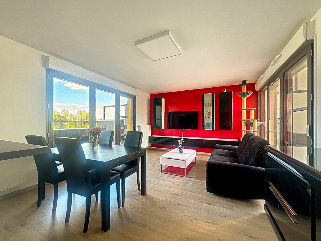 2 bedrooms Apartment in Saint-Cyr-l'Ecole, France No. 144467