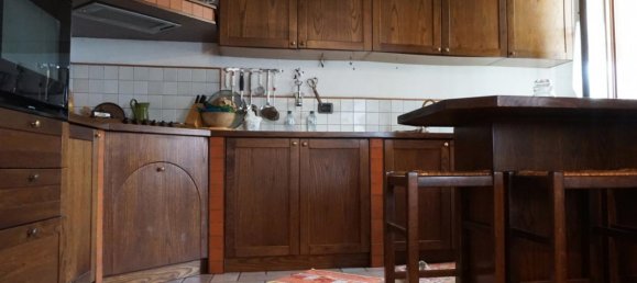 Дом с 4 комнатами в Колорно, Италия № 235574 100