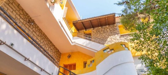 Квартира с 2 спальнями в Гольфо Аранчи, Италия № 325579 21