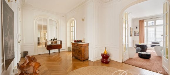 5 bedrooms Apartment in Paris, France No. 162398 4