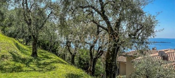 6 rooms Villa in Gardone Riviera, Italy No. 8016 23